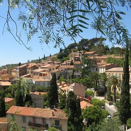 Lovely Flat In The Heart Of The Medieval City Hyeres Exterior photo